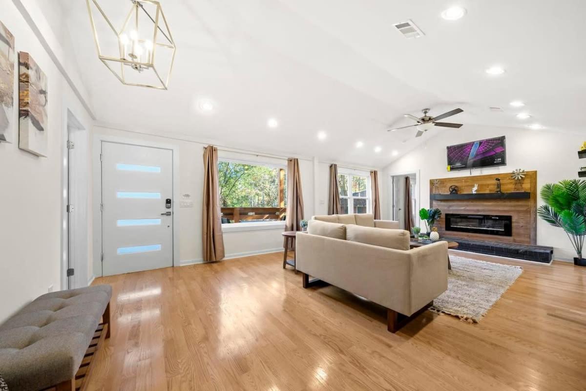 Gorgeous Est Mercedes Stdm 10-min Patio Slps 10 Holiday home Atlanta